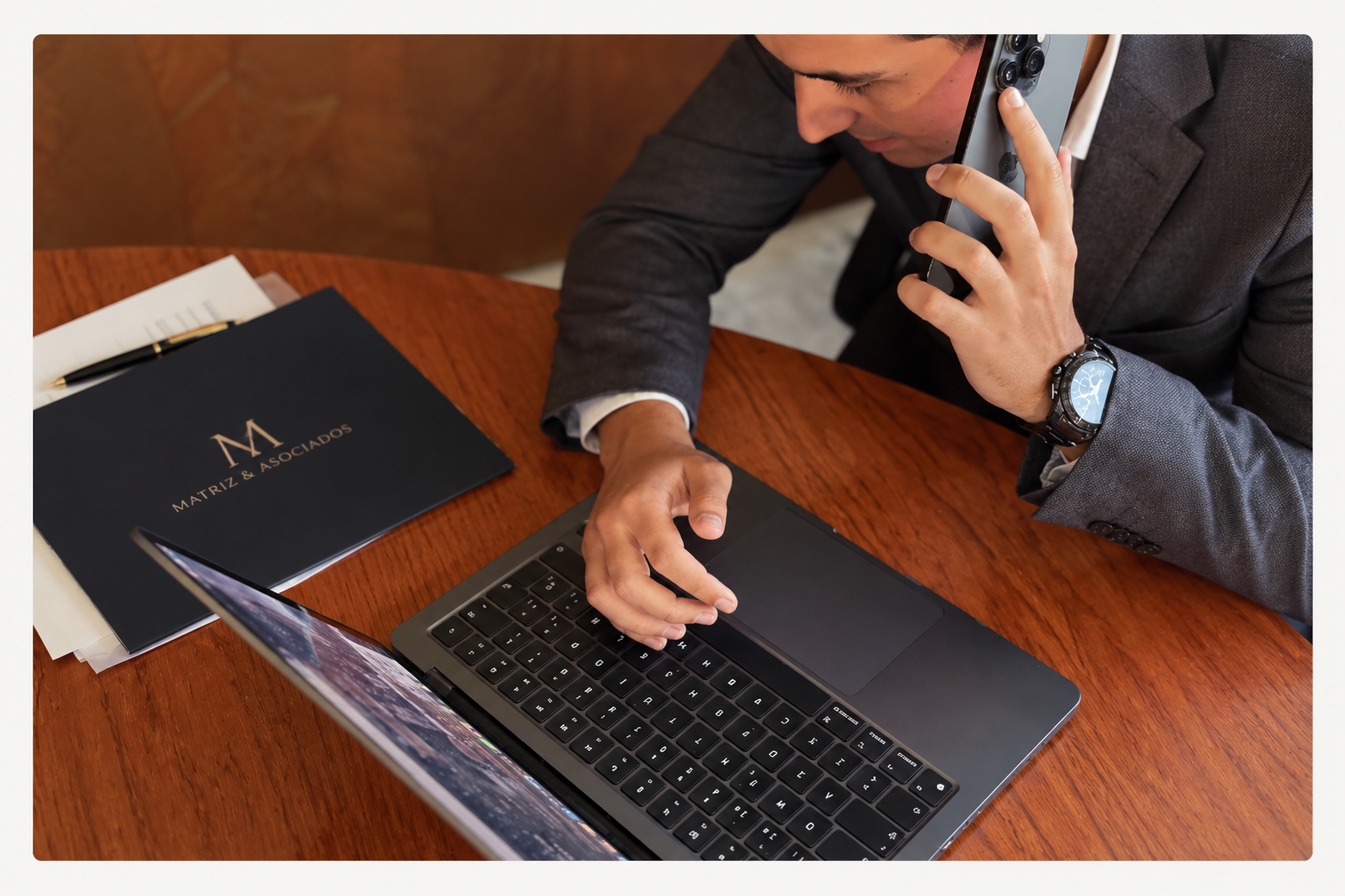 Atención profesional y preparación de documentación